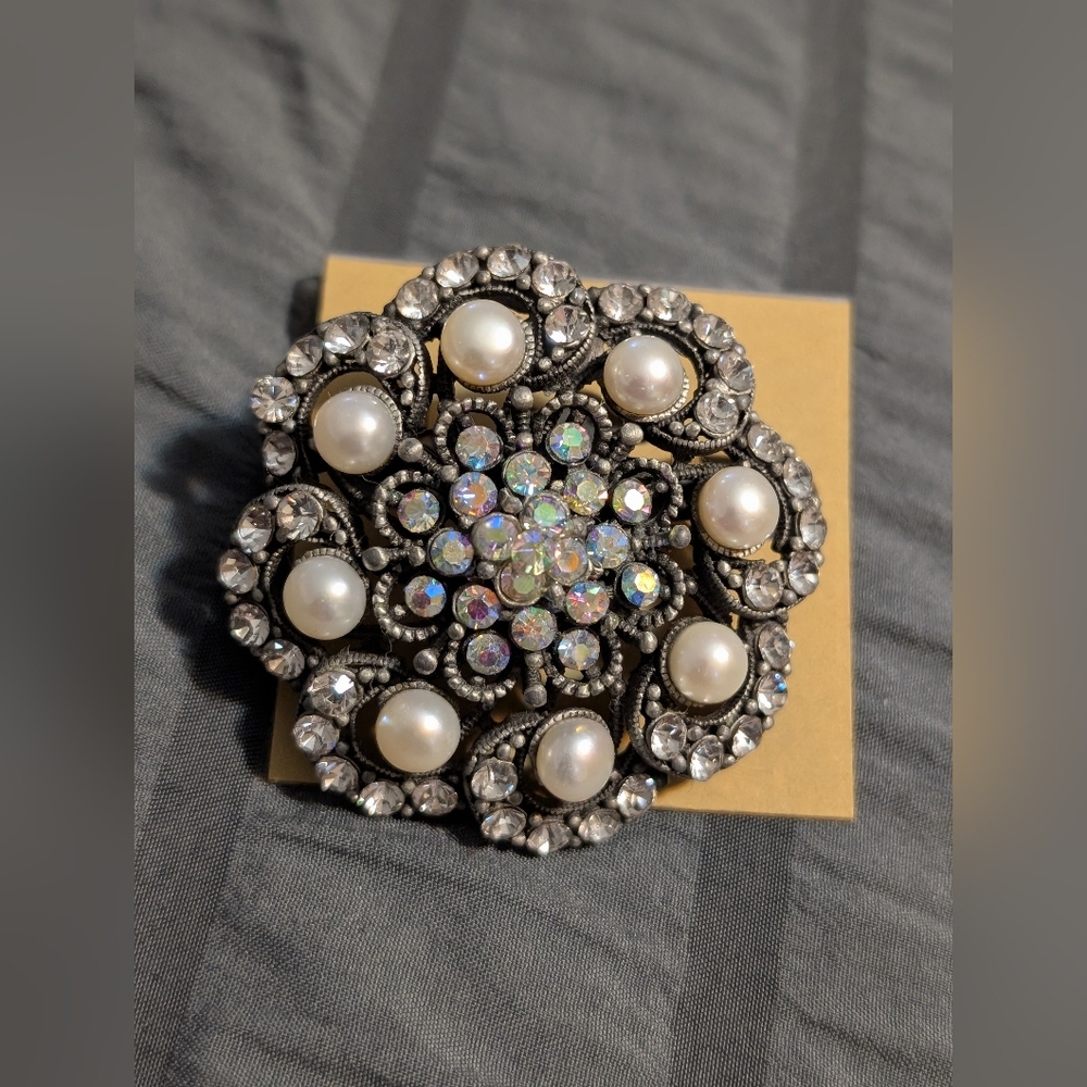 Elegant Silver and Pearl Brooch